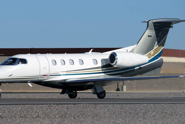 Embraer Phenom 300